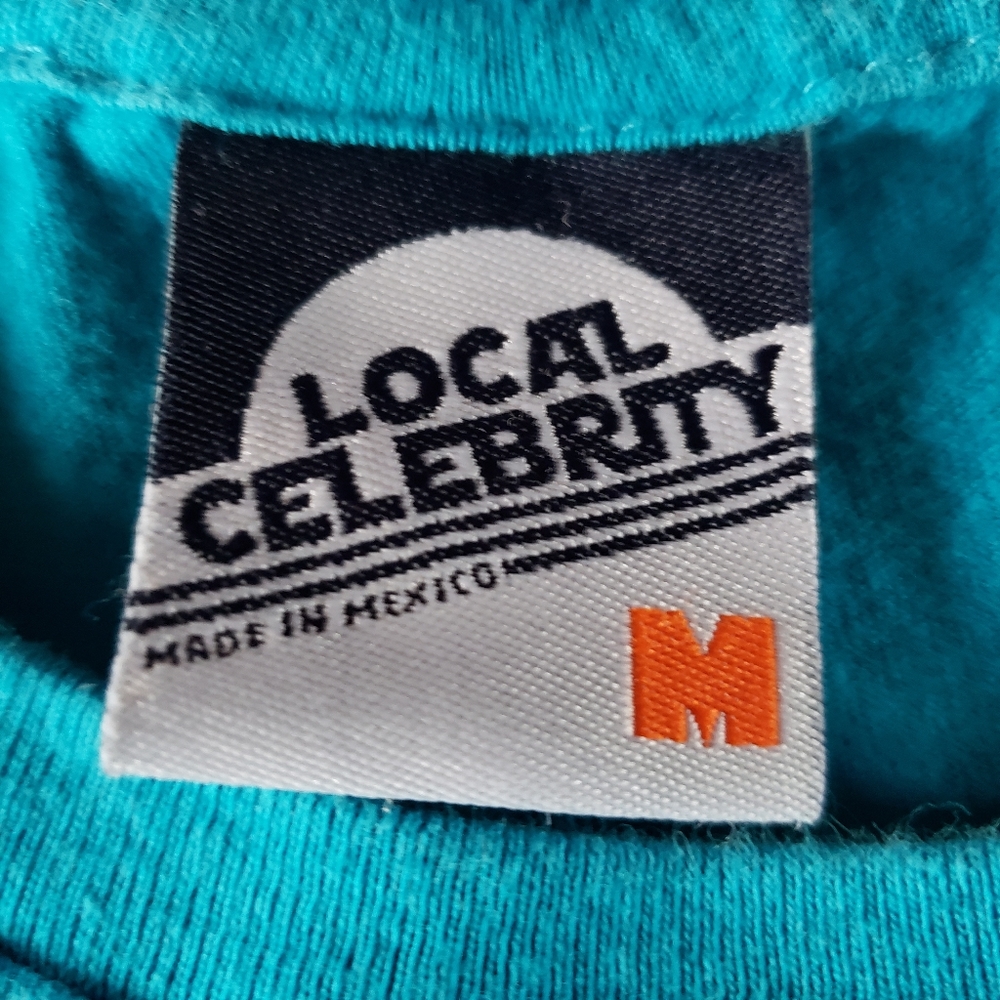 Local Celebrity Hugs Not Drugs Size Medium - Picture 4 of 11